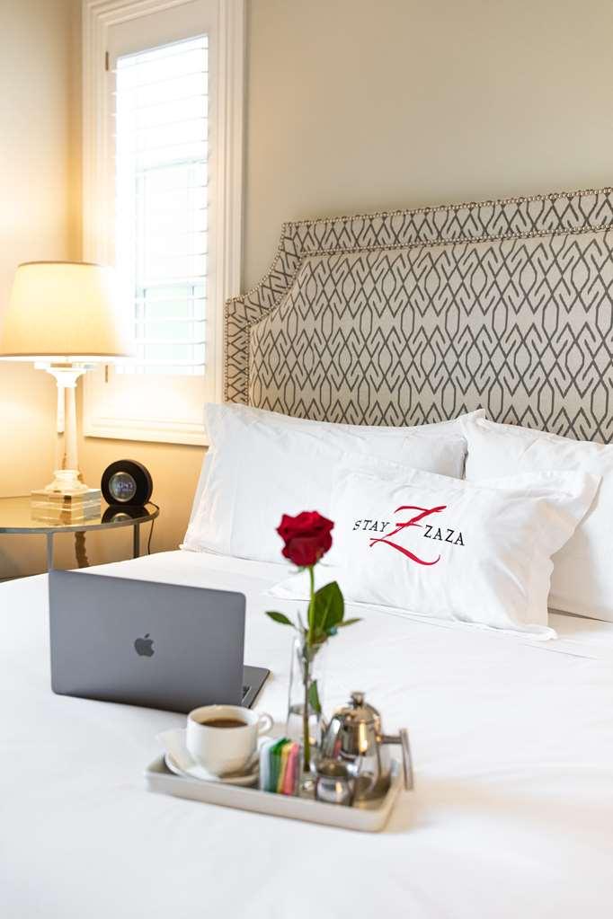 Hotel Zaza Houston Memorial City Room photo
